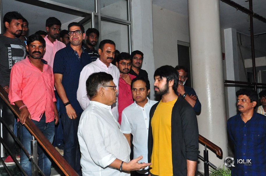 Megastar-Chiranjeevi-Watched-Special-Screening-of-Vijetha